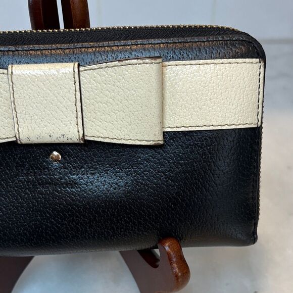 Kate Spade Wallet Leather Two-Tone Classic Bow Full Zip Continental Wallet - Picture 3 of 16